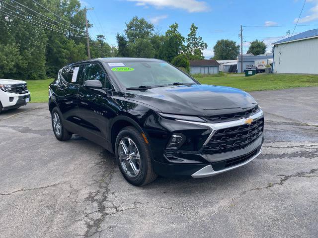 Used 2025 Chevrolet Blazer LT AWD/4WD image 3
