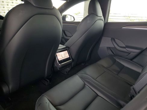 Used 2021 Tesla Model S Long Range image 9