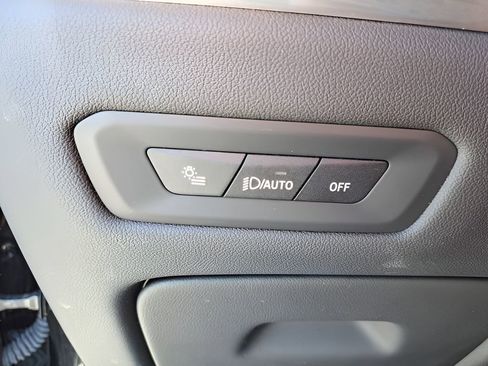 Used 2025 BMW X5 xDrive50e image 31