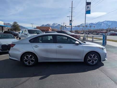 Used 2021 Kia Forte LXS FWD image 2