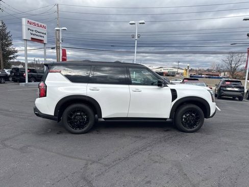 Used 2025 Nissan Armada PRO-4X w/ Pro-4X Premium Package image 8
