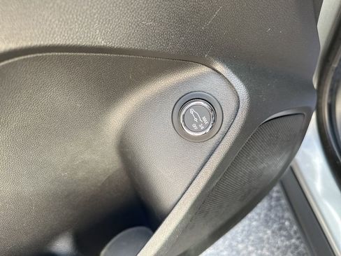 Used 2025 Chevrolet TrailBlazer RS w/ Convenience Package image 15