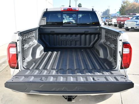 New 2026 GMC Canyon Elevation w/ Convenience Package image 8
