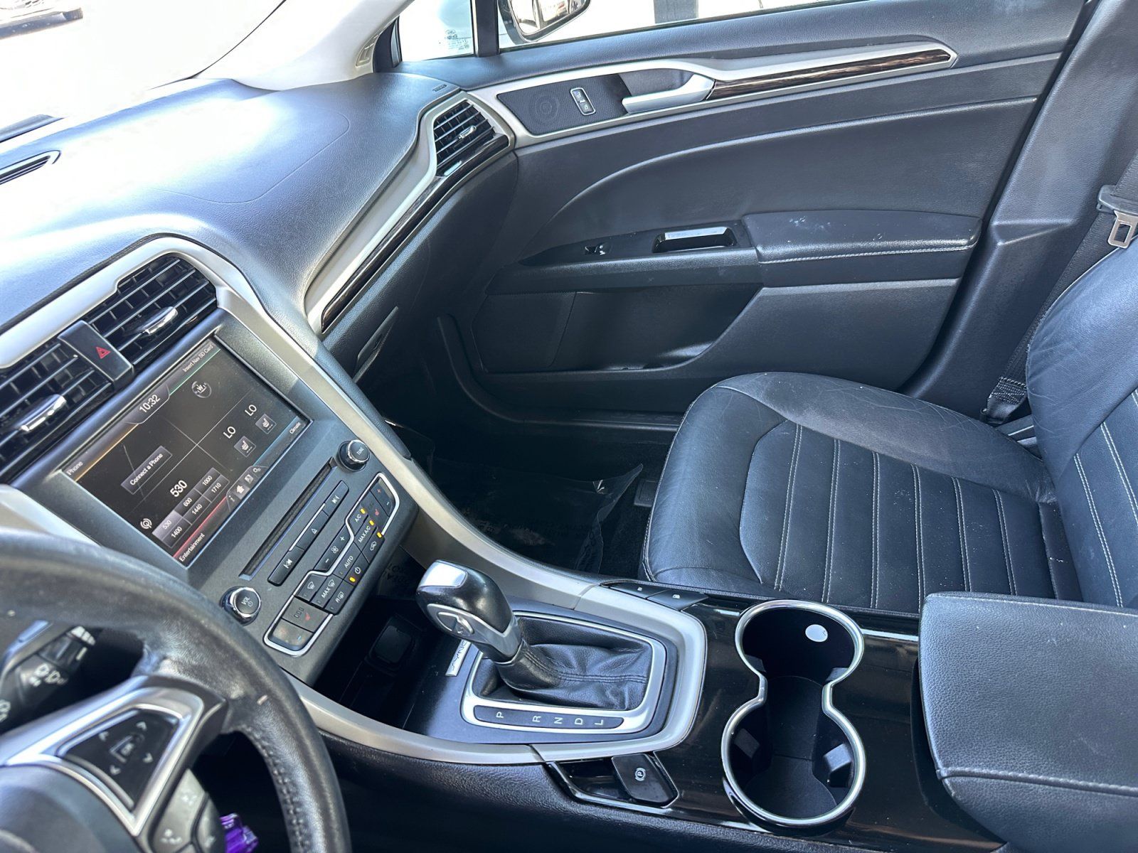 Used 2016 Ford Fusion Energi SE FWD image 22