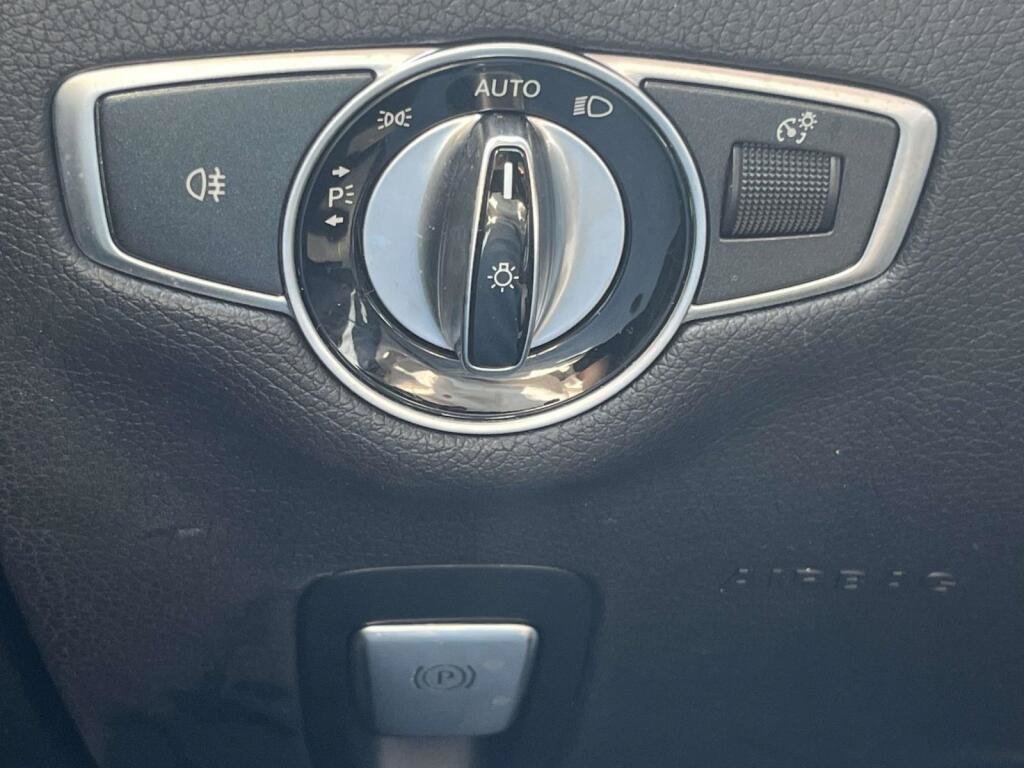 Used 2019 Mercedes-Benz E 300 4MATIC image 31