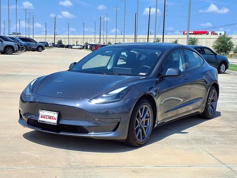 Used 2023 Tesla Model 3 Standard Range RWD image 4