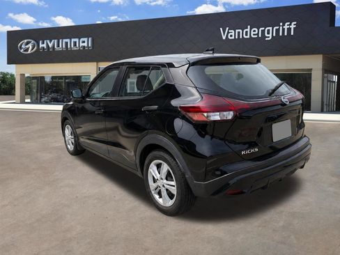 Used 2021 Nissan Kicks S FWD image 6