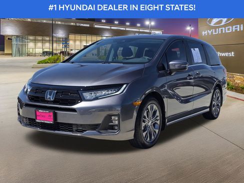 Used 2025 Honda Odyssey Touring image 2
