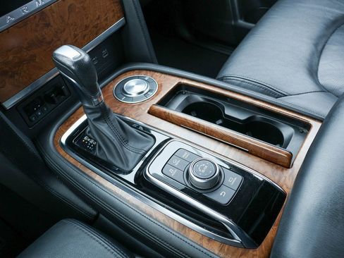 Used 2023 Nissan Armada SL image 17