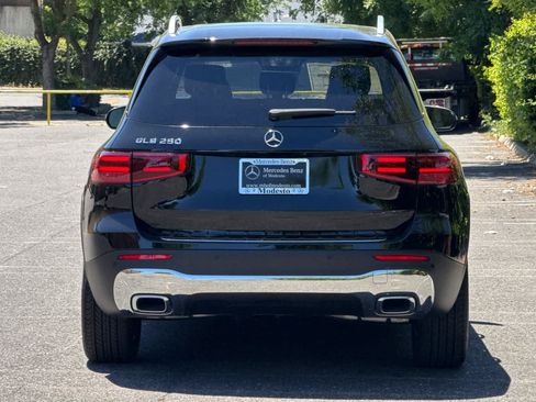 New 2026 Mercedes-Benz GLB 250 image 4