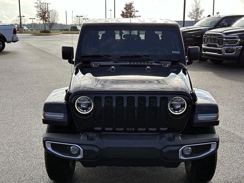 Certified 2022 Jeep Gladiator Sport image 9