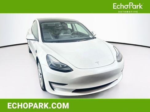 Used 2023 Tesla Model 3 Standard Range RWD image 1