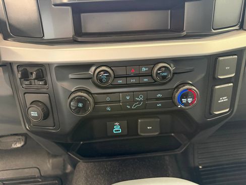 Used 2025 Ford F550 2WD Regular Cab Super Duty image 17