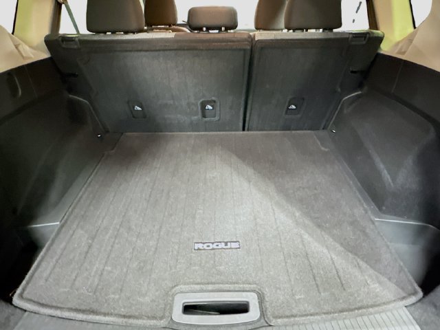 Used 2023 Nissan Rogue SV AWD/4WD image 24
