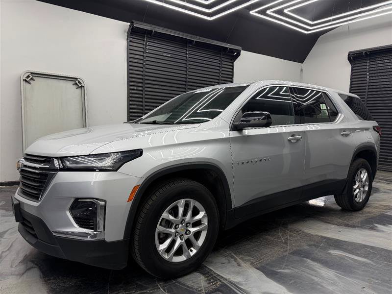 Used 2022 Chevrolet Traverse LS FWD image 3
