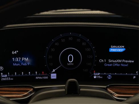 Used 2024 Cadillac Escalade ESV Premium Luxury image 18