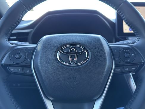 Used 2024 Toyota Venza Nightshade image 17
