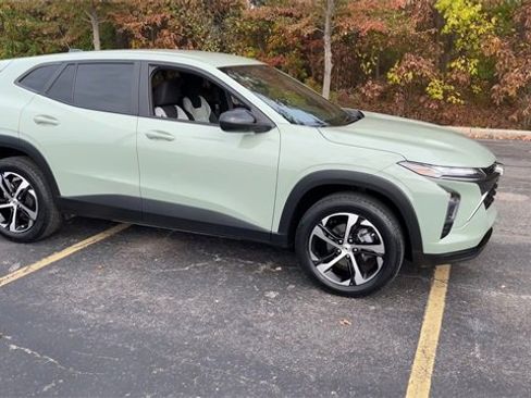 Used 2024 Chevrolet Trax RS image 9