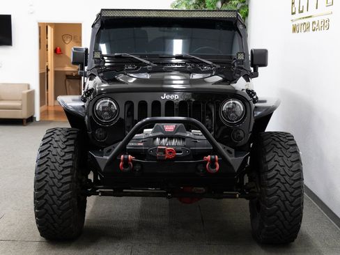 Used 2016 Jeep Wrangler Unlimited Rubicon image 12