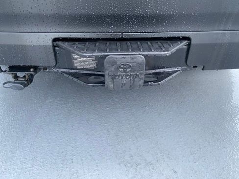 Used 2018 Toyota Highlander XLE image 6