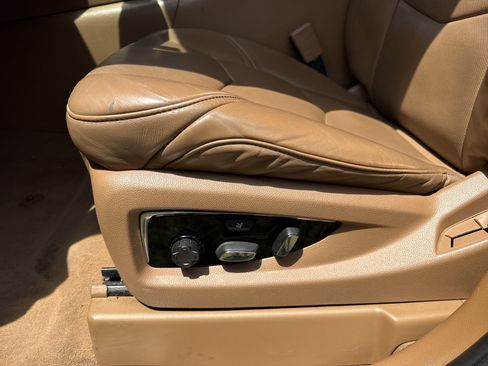 Used 2016 Cadillac Escalade ESV Platinum RWD image 49