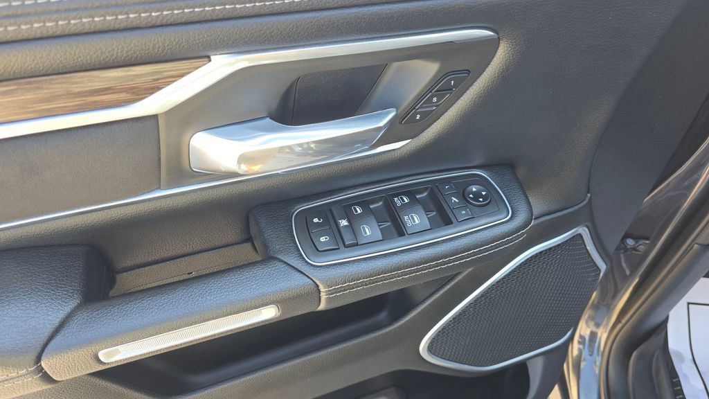 Used 2019 RAM 1500 Laramie AWD/4WD image 23