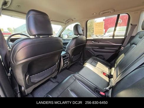 Used 2024 Jeep Grand Cherokee Limited w/ Black Appearance Package image 17