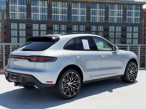 Used 2026 Porsche Macan AWD/4WD image 7