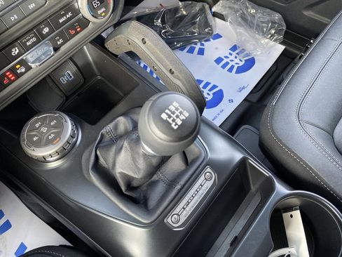 New 2025 Ford Bronco Badlands w/ Sasquatch Package image 27