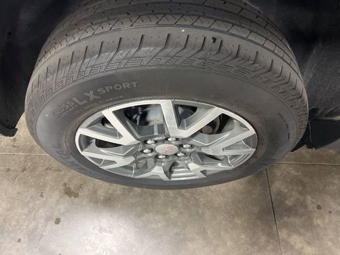 Certified 2023 GMC Acadia SLE w/ Driver Convenience Package image 24