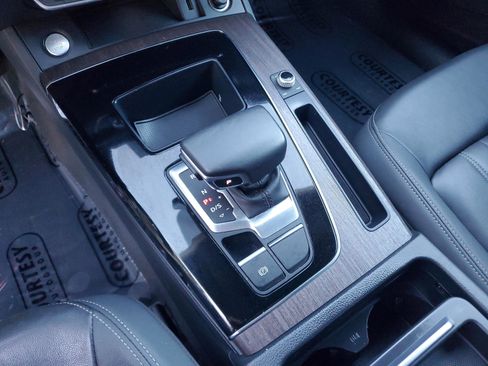 Used 2021 Audi Q5 Premium image 21