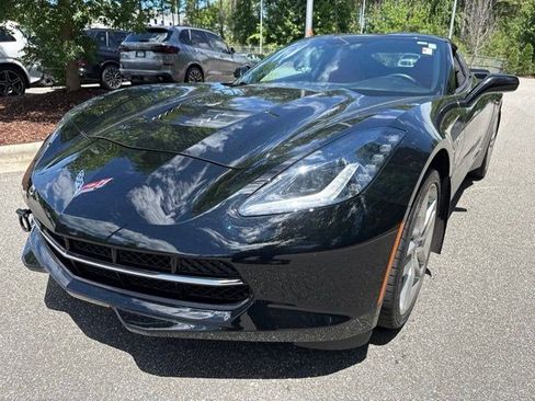 Used 2017 Chevrolet Corvette Stingray Coupe w/ Z51 1LT RWD image 1