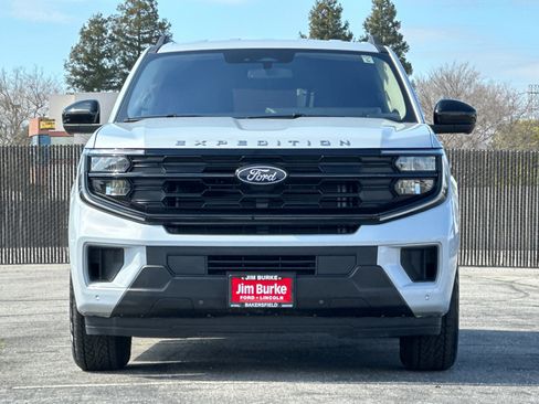 Certified 2025 Ford Expedition Active image 9