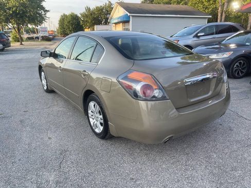 Used 2010 Nissan Altima 2.5 S FWD image 6