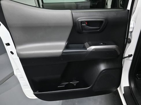 Used 2022 Toyota Tacoma SR5 image 29