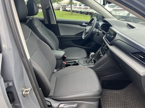 Certified 2023 Volkswagen Taos SE FWD image 28