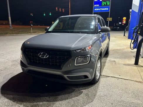 Used 2022 Hyundai Venue SE w/ Cargo Package FWD image 1