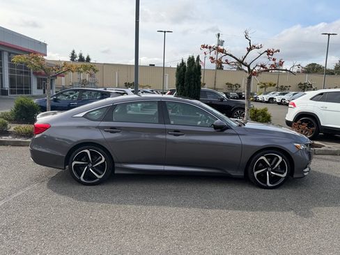 Used 2019 Honda Accord Sport image 6