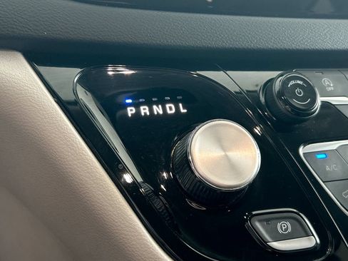 Used 2023 Chrysler Voyager LX FWD image 26