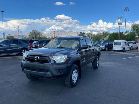 Used 2012 Toyota Tacoma PreRunner image 1