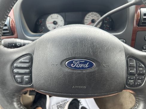 Used 2005 Ford F250 Lariat RWD image 26