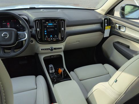 New 2026 Volvo XC40 B5 Ultra w/ Protection Package Premier image 23