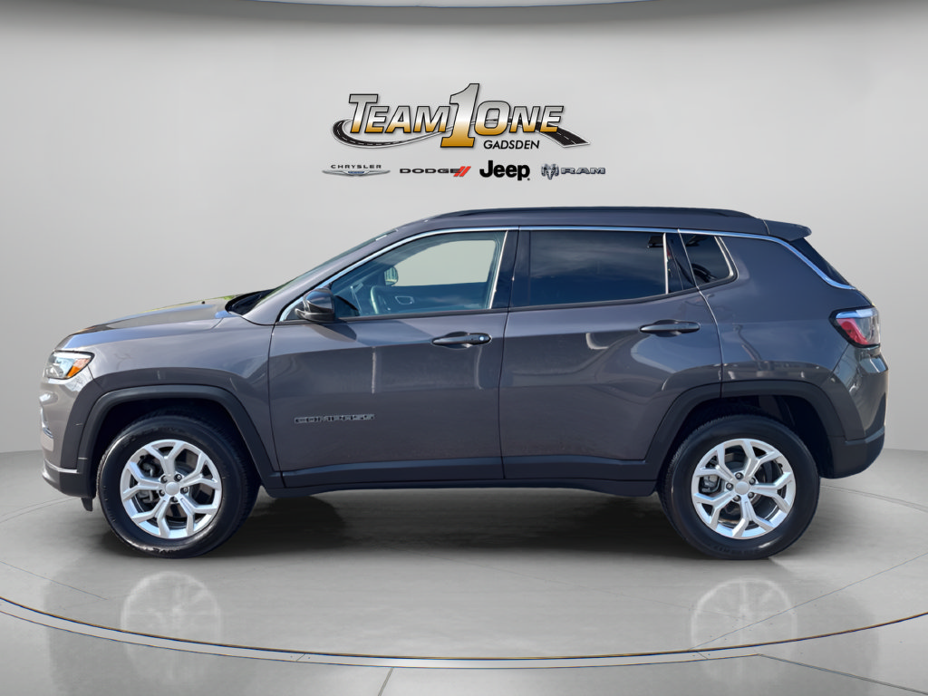 Used 2024 Jeep Compass Latitude AWD/4WD image 5