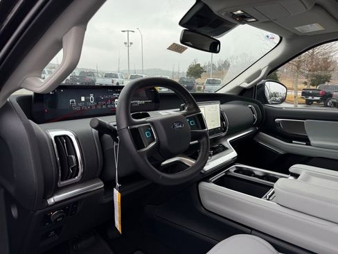 New 2026 Ford Expedition Max Platinum w/ Driver's Package image 10