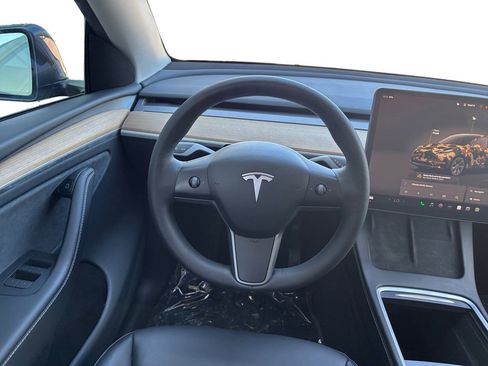 Used 2023 Tesla Model Y Long Range AWD/4WD image 12