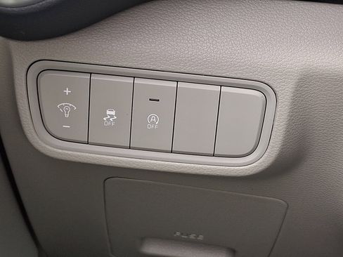 Certified 2025 Kia Soul LX w/ LX Technology Package FWD image 23