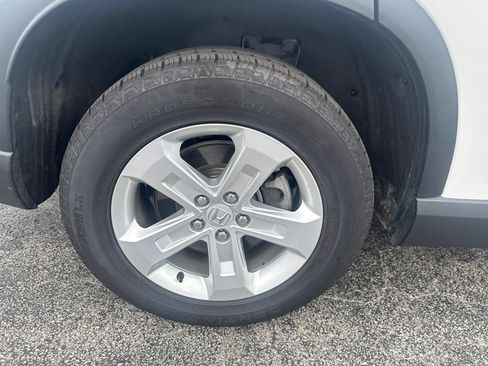 Used 2023 Honda Pilot LX image 43