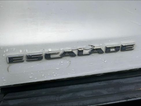 Used 2016 Cadillac Escalade Premium AWD/4WD image 29