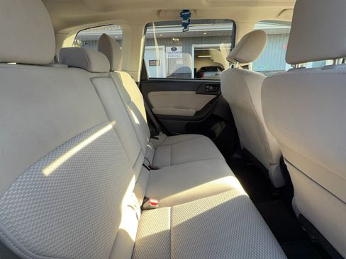 Used 2015 Subaru Forester 2.5i Premium AWD/4WD image 18