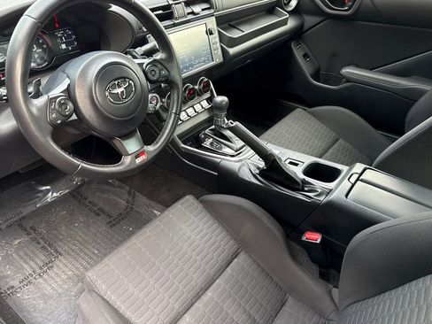 Used 2022 Toyota GR86 image 11
